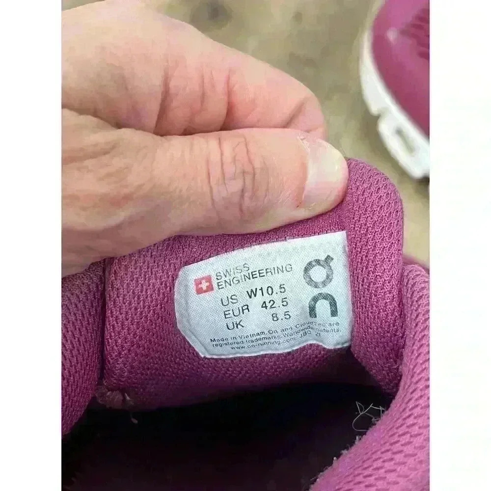 On Cloud Cloudflyer Women's 10.5 Running Shoes Magenta Mulberry Sneakers - Picture 9 of 15